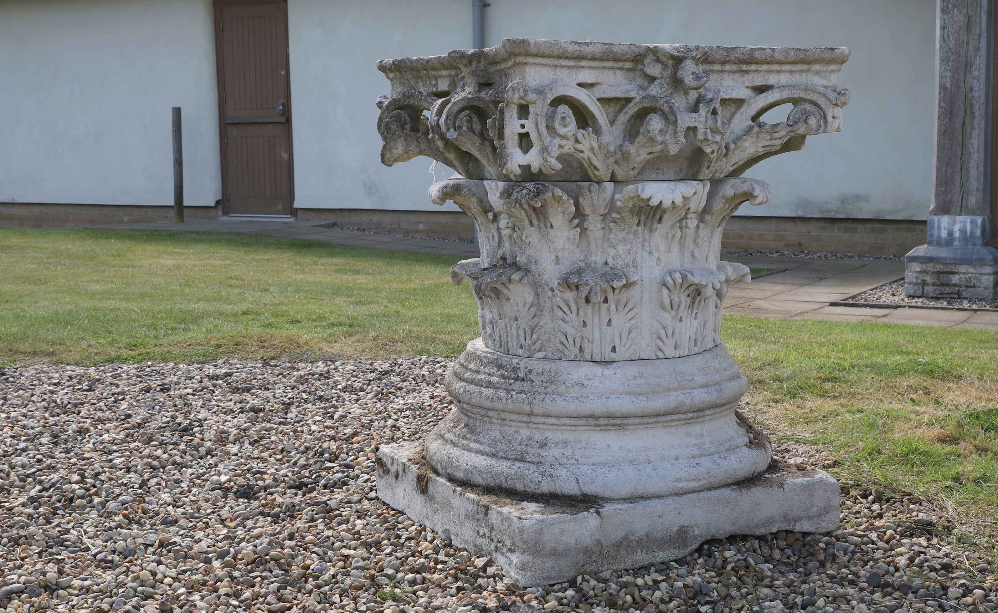 A Neoclassical carved stone capital (£3,000-4,000)